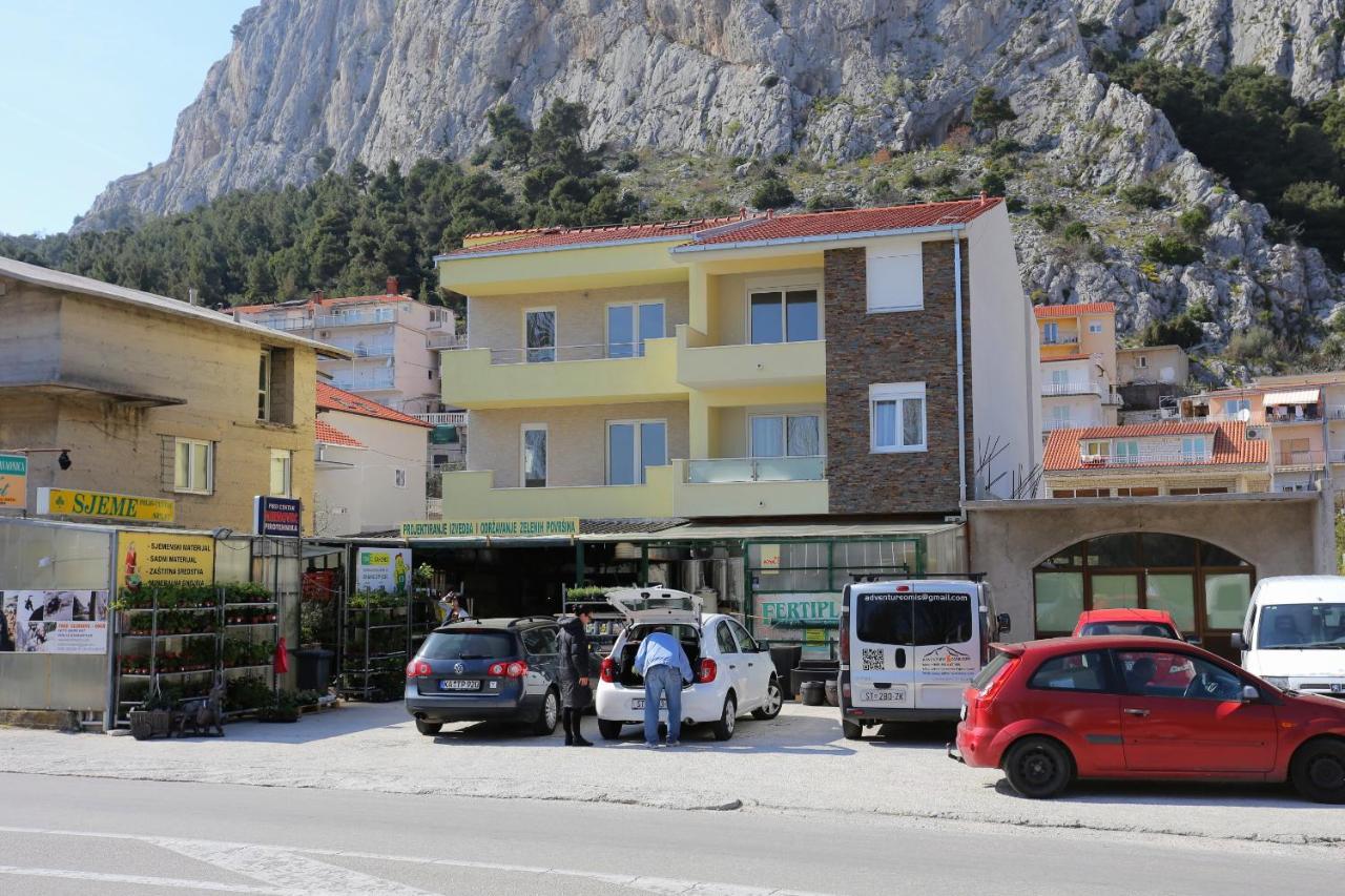 Apartments With A Parking Space Omis - 10362 Kültér fotó