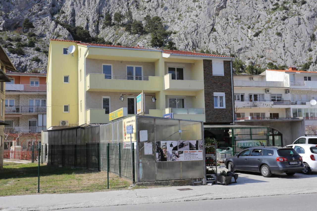Apartments With A Parking Space Omis - 10362 Kültér fotó